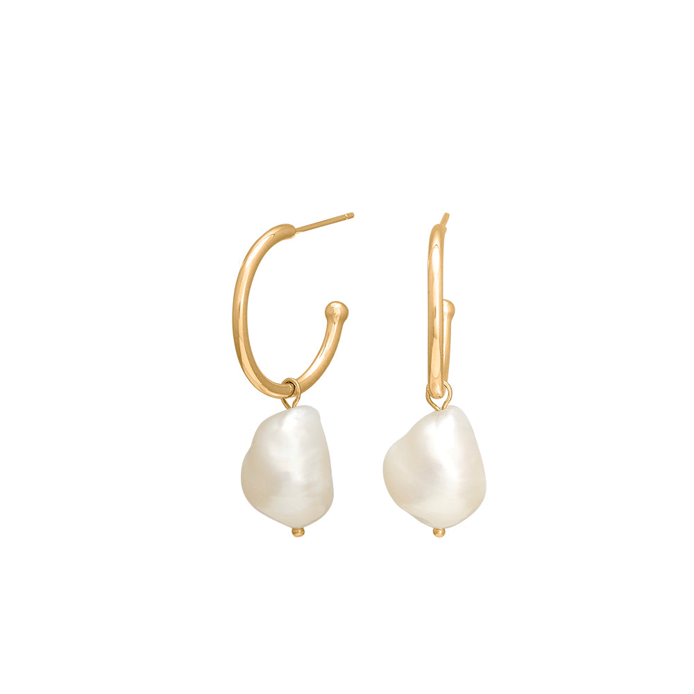 Nordahl Jewellery - Hoops med perlevedhæng, hvide fwp. og 18kt forgyldt sølv