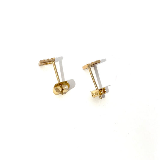 Øreringe med hvide zirkonia i 8kt guld