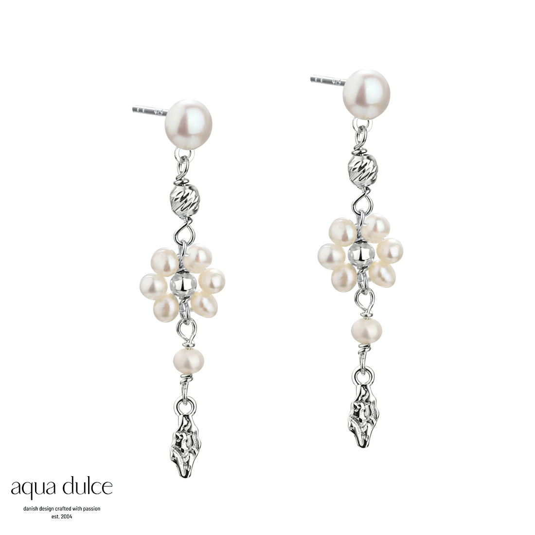 Aqua Dulce - Daisy Pearl øreringe med hvide ferskvandsperler i sølv
