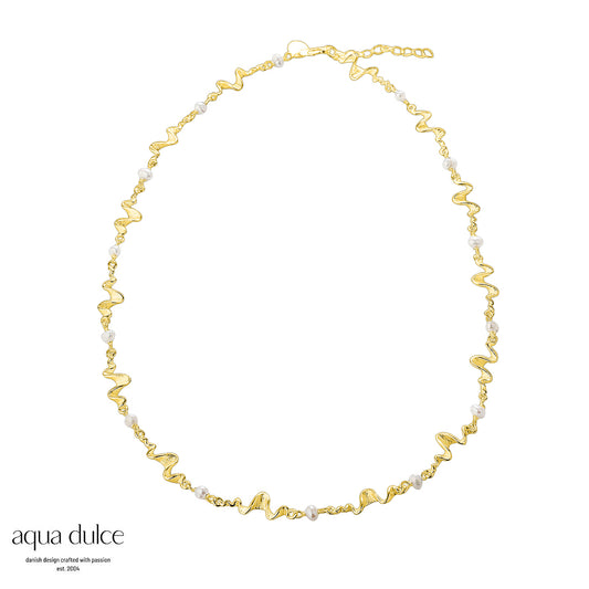 Aqua Dulce - Rhumba halskæde med hvide perler i forgyldt sølv