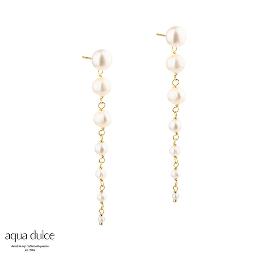 Aqua Dulce - Ghita Long perleøreringe i forgyldt sølv
