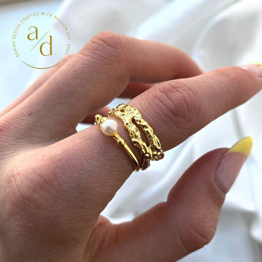 Aqua Dulce - Mila dobbelt ring med ruflet overflade i forgyldt sølv