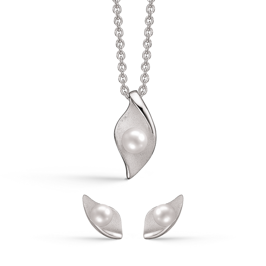 Smykkesæt i sølv med hvide perler