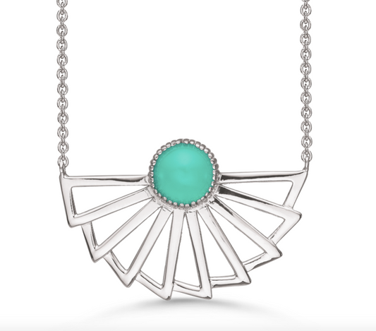 Støvring Design - Halskæde med grøn sten og viftemotiv i sølv